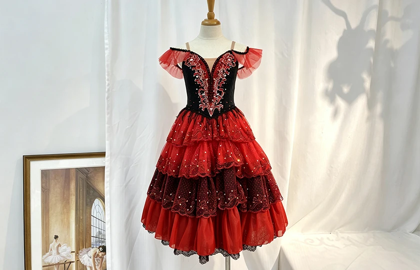Abito tut&ugrave; da balletto rosso con personaggio Don Chisciotte | R0750