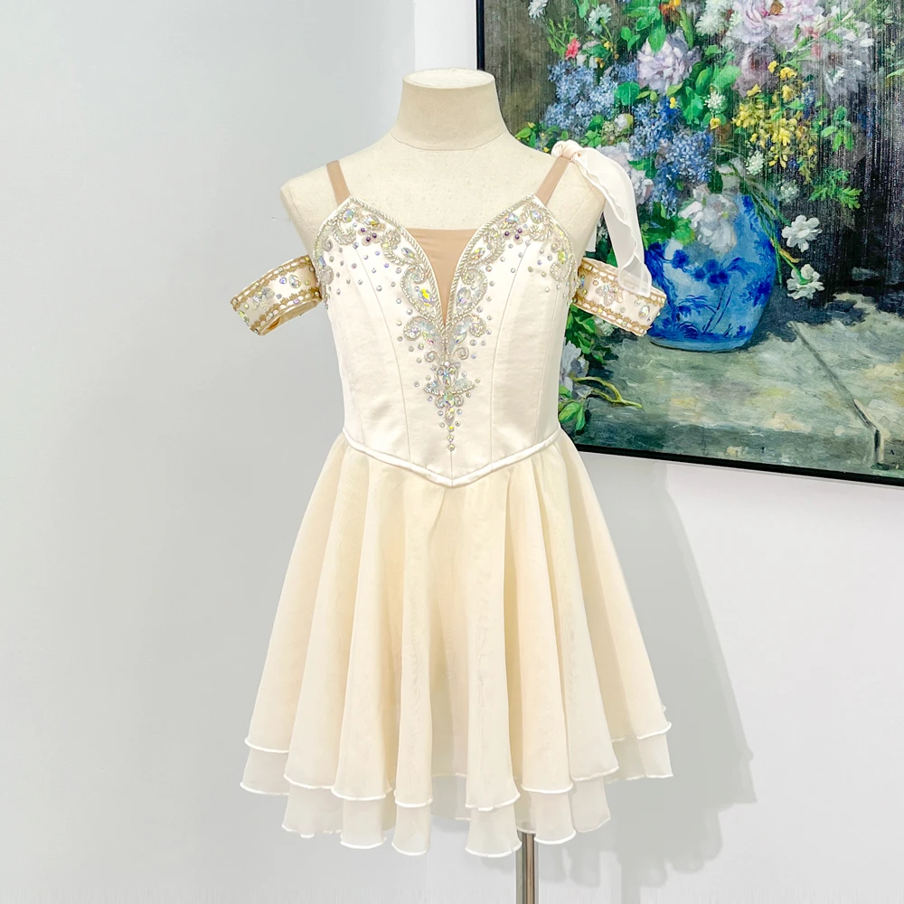 Abito da balletto in chiffon impreziosito da strass per performance | R0320