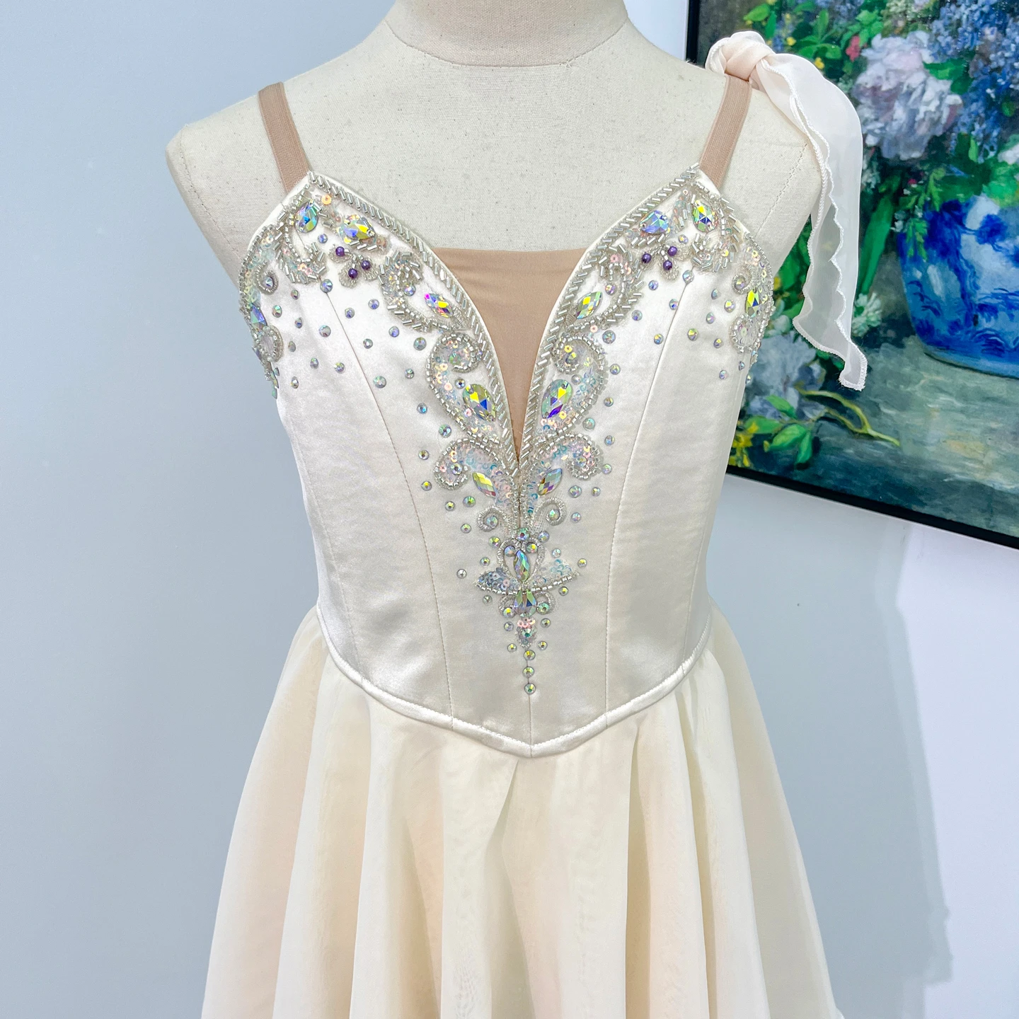 Abito da balletto in chiffon impreziosito da strass per performance | R0320