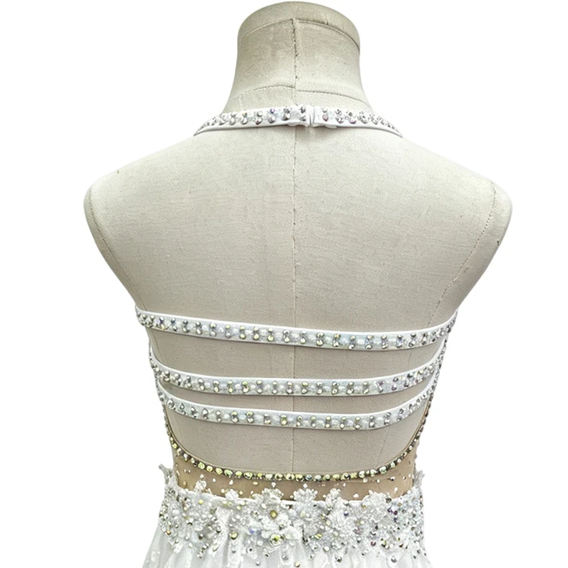 Abito da ballo lirico impreziosito da strass bianchi con scollo all'americana | BLC1374