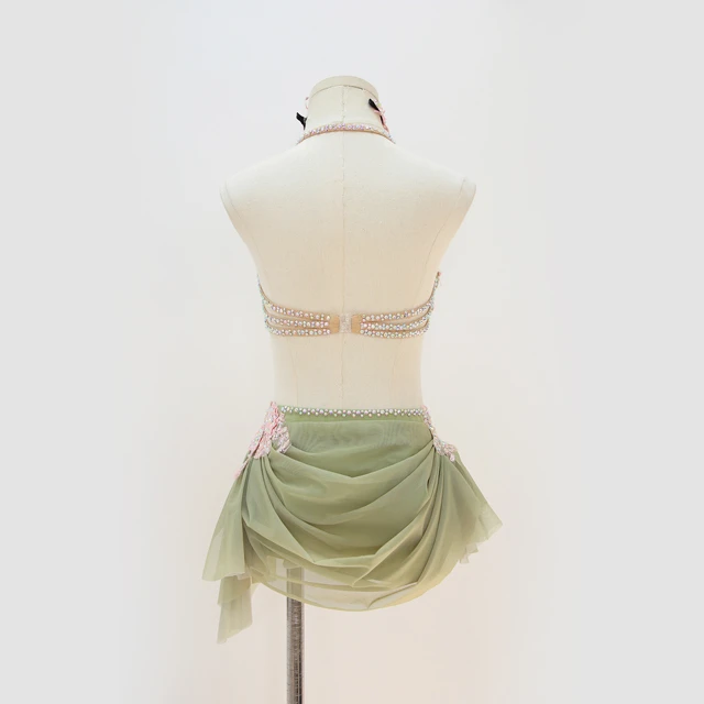 Costume da danza lirica in 2 pezzi con cavezza con strass verde salvia | G003