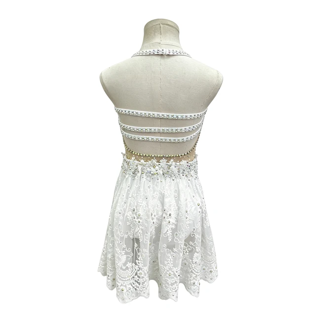 Abito da ballo lirico impreziosito da strass bianchi con scollo all'americana | BLC1374