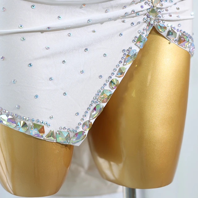 Abito da ballo latino con strass in piume bianche | LD004
