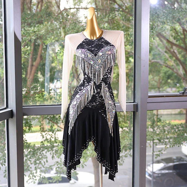 Abito da ballo latino con strass e frange di pizzo bianco nero | LD009