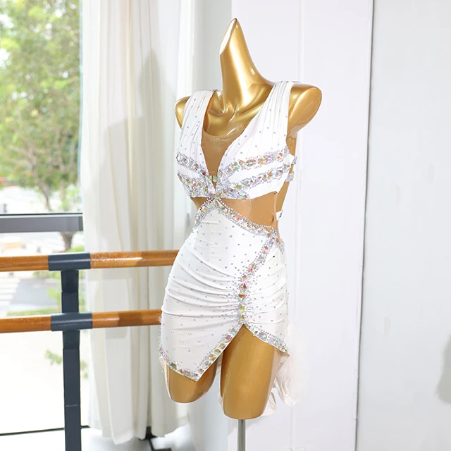 Abito da ballo latino con strass in piume bianche | LD004