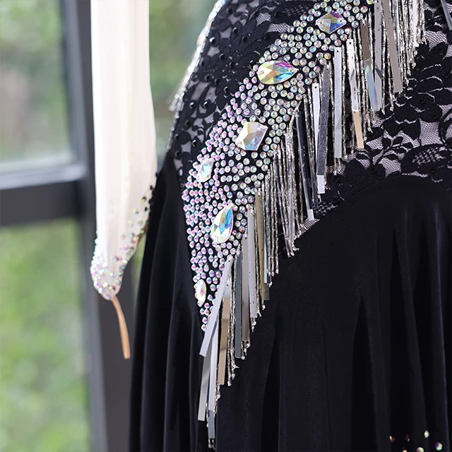 Abito da ballo latino con strass e frange di pizzo bianco nero | LD009