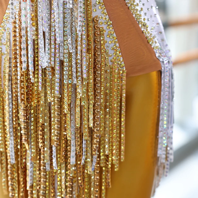 Abito da ballo latino con strass e frange dorate bianche | LD020