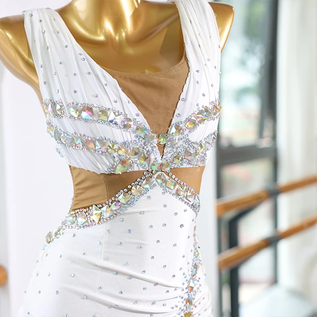 Abito da ballo latino con strass in piume bianche | LD004